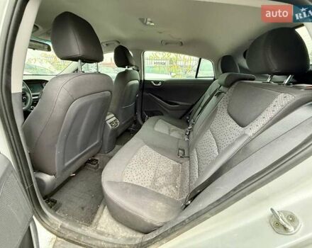 Сірий Хендай Ioniq, об'ємом двигуна 0 л та пробігом 125 тис. км за 6700 $, фото 20 на Automoto.ua