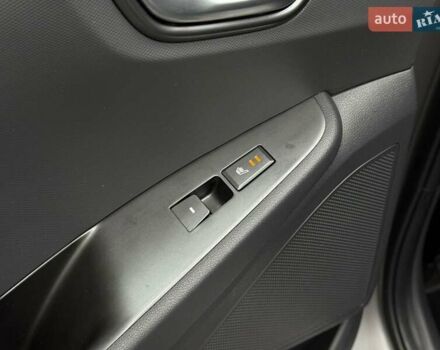 Серый Хендай Ioniq, объемом двигателя 0 л и пробегом 132 тыс. км за 15732 $, фото 31 на Automoto.ua