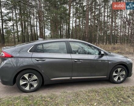 Серый Хендай Ioniq, объемом двигателя 0 л и пробегом 198 тыс. км за 12999 $, фото 1 на Automoto.ua