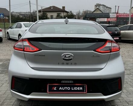 Сірий Хендай Ioniq, об'ємом двигуна 0 л та пробігом 143 тис. км за 12999 $, фото 4 на Automoto.ua