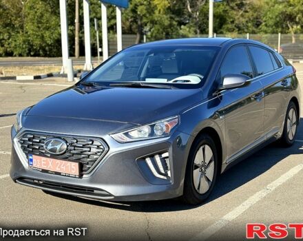 Серый Хендай Ioniq, объемом двигателя 1.6 л и пробегом 125 тыс. км за 15200 $, фото 1 на Automoto.ua