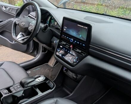 Сірий Хендай Ioniq, об'ємом двигуна 0 л та пробігом 53 тис. км за 15000 $, фото 9 на Automoto.ua
