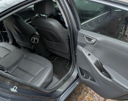 Сірий Хендай Ioniq, об'ємом двигуна 0 л та пробігом 53 тис. км за 15000 $, фото 12 на Automoto.ua