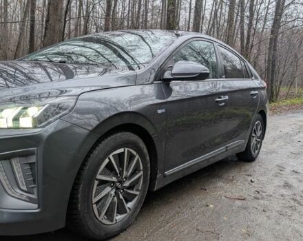 Сірий Хендай Ioniq, об'ємом двигуна 0 л та пробігом 53 тис. км за 15000 $, фото 19 на Automoto.ua