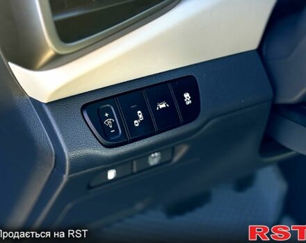 Серый Хендай Ioniq, объемом двигателя 1.6 л и пробегом 125 тыс. км за 15200 $, фото 7 на Automoto.ua