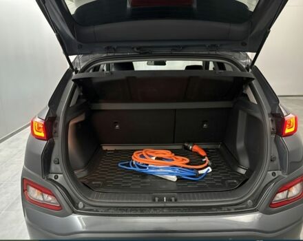 Серый Хендай Ioniq, объемом двигателя 0 л и пробегом 48 тыс. км за 22500 $, фото 7 на Automoto.ua