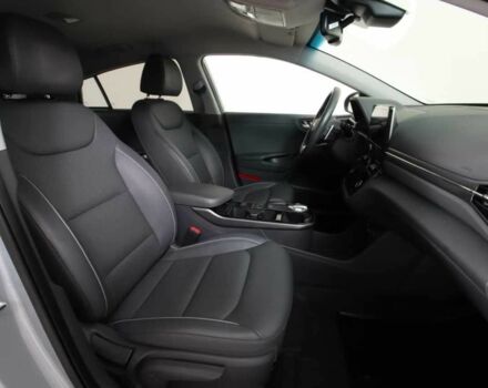 Серый Хендай Ioniq, объемом двигателя 0 л и пробегом 31 тыс. км за 16200 $, фото 7 на Automoto.ua