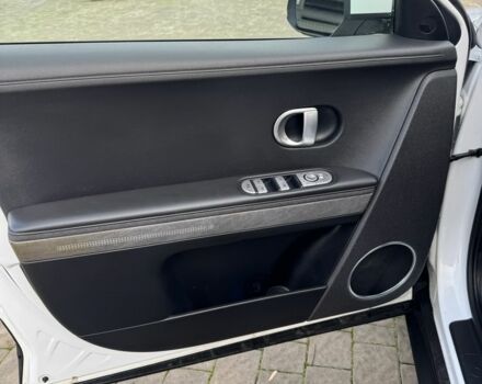 Сірий Хендай Ioniq, об'ємом двигуна 0 л та пробігом 17 тис. км за 24500 $, фото 5 на Automoto.ua