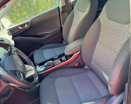 Серый Хендай Ioniq, объемом двигателя 0 л и пробегом 132 тыс. км за 13000 $, фото 15 на Automoto.ua