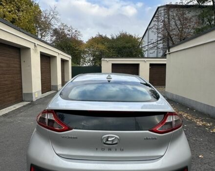 Серый Хендай Ioniq, объемом двигателя 0 л и пробегом 129 тыс. км за 12699 $, фото 2 на Automoto.ua