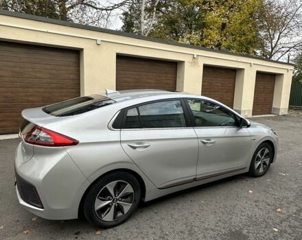 Серый Хендай Ioniq, объемом двигателя 0 л и пробегом 129 тыс. км за 12699 $, фото 3 на Automoto.ua
