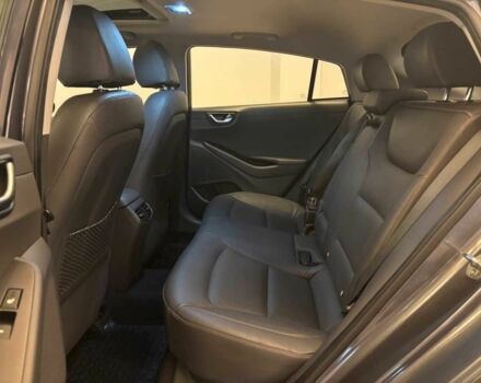 Сірий Хендай Ioniq, об'ємом двигуна 0 л та пробігом 56 тис. км за 12900 $, фото 5 на Automoto.ua