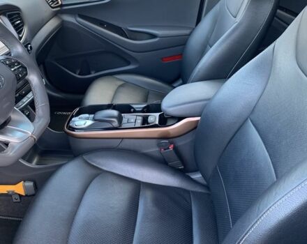 Серый Хендай Ioniq, объемом двигателя 0 л и пробегом 142 тыс. км за 12999 $, фото 2 на Automoto.ua