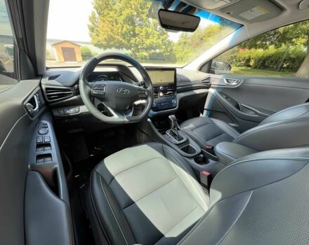 Серый Хендай Ioniq, объемом двигателя 1.6 л и пробегом 34 тыс. км за 4300 $, фото 8 на Automoto.ua