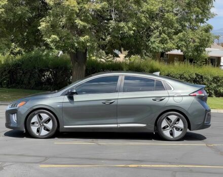 Серый Хендай Ioniq, объемом двигателя 1.6 л и пробегом 34 тыс. км за 4300 $, фото 3 на Automoto.ua