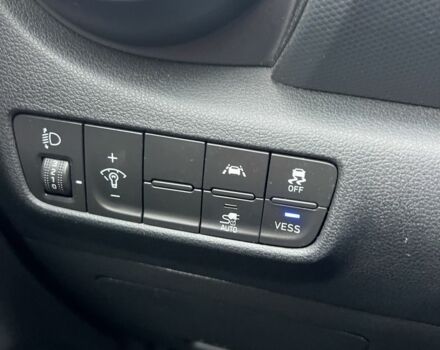 Серый Хендай Ioniq, объемом двигателя 1 л и пробегом 132 тыс. км за 16700 $, фото 7 на Automoto.ua