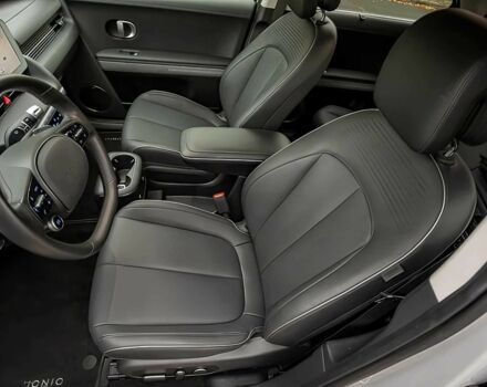 Серый Хендай Ioniq, объемом двигателя 0 л и пробегом 26 тыс. км за 14000 $, фото 4 на Automoto.ua