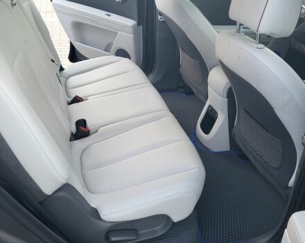 Серый Хендай Ioniq, объемом двигателя 0 л и пробегом 33 тыс. км за 29900 $, фото 3 на Automoto.ua