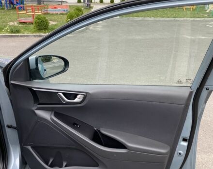 Серый Хендай Ioniq, объемом двигателя 0 л и пробегом 245 тыс. км за 8500 $, фото 16 на Automoto.ua