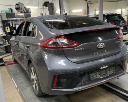Серый Хендай Ioniq, объемом двигателя 0 л и пробегом 87 тыс. км за 11800 $, фото 2 на Automoto.ua