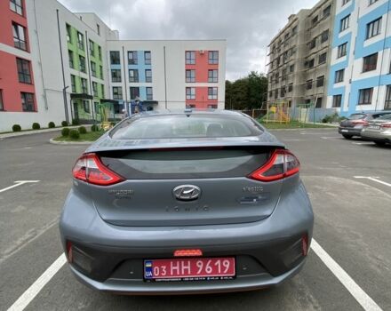Серый Хендай Ioniq, объемом двигателя 0 л и пробегом 245 тыс. км за 8500 $, фото 4 на Automoto.ua