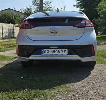 Серый Хендай Ioniq, объемом двигателя 0 л и пробегом 119 тыс. км за 13100 $, фото 2 на Automoto.ua
