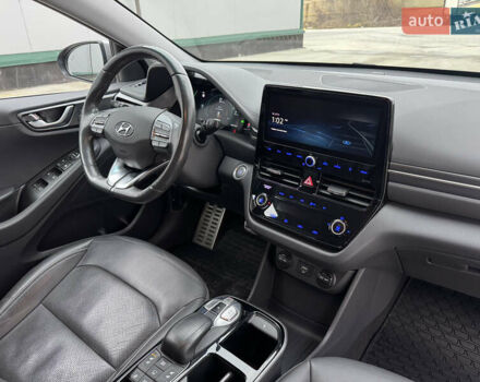 Серый Хендай Ioniq, объемом двигателя 0 л и пробегом 71 тыс. км за 16700 $, фото 15 на Automoto.ua