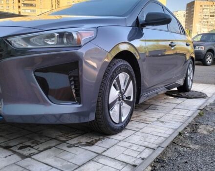 Сірий Хендай Ioniq, об'ємом двигуна 1.6 л та пробігом 165 тис. км за 12500 $, фото 15 на Automoto.ua