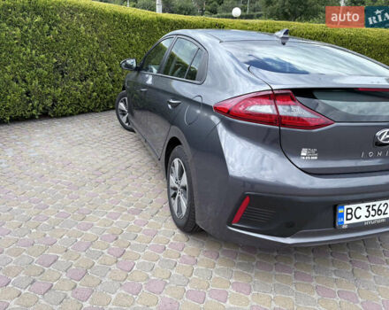 Серый Хендай Ioniq, объемом двигателя 1.58 л и пробегом 65 тыс. км за 16999 $, фото 4 на Automoto.ua