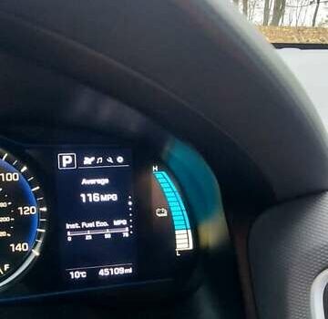 Серый Хендай Ioniq, объемом двигателя 1.58 л и пробегом 72 тыс. км за 16500 $, фото 28 на Automoto.ua