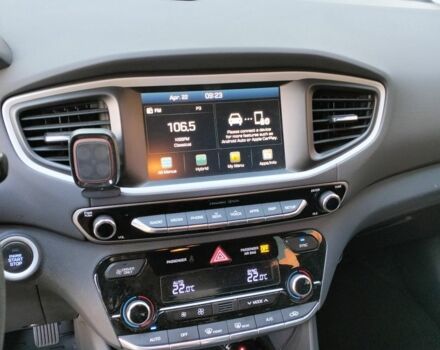 Сірий Хендай Ioniq, об'ємом двигуна 1.6 л та пробігом 165 тис. км за 12500 $, фото 7 на Automoto.ua