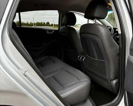 Сірий Хендай Ioniq, об'ємом двигуна 0 л та пробігом 131 тис. км за 16500 $, фото 24 на Automoto.ua