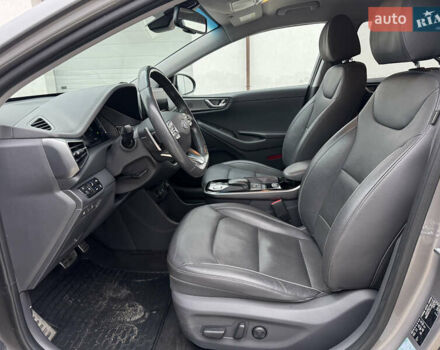 Серый Хендай Ioniq, объемом двигателя 0 л и пробегом 71 тыс. км за 16700 $, фото 10 на Automoto.ua