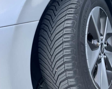 Серый Хендай Ioniq, объемом двигателя 0 л и пробегом 142 тыс. км за 12999 $, фото 6 на Automoto.ua