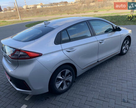 Серый Хендай Ioniq, объемом двигателя 0 л и пробегом 142 тыс. км за 12999 $, фото 12 на Automoto.ua