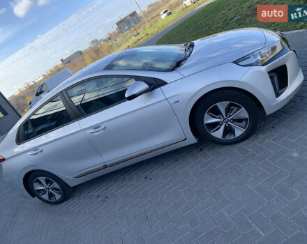 Серый Хендай Ioniq, объемом двигателя 0 л и пробегом 142 тыс. км за 12999 $, фото 28 на Automoto.ua