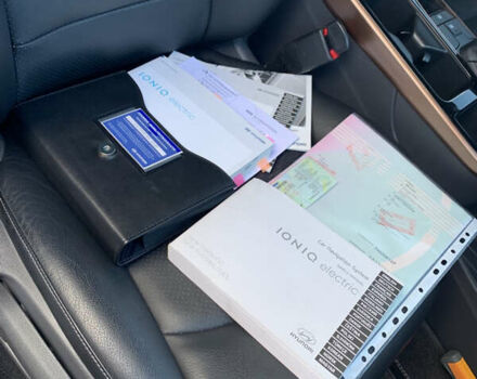 Серый Хендай Ioniq, объемом двигателя 0 л и пробегом 142 тыс. км за 12999 $, фото 5 на Automoto.ua