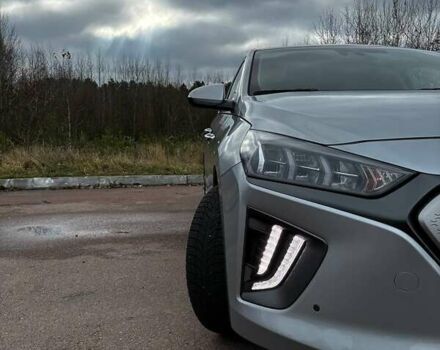 Сірий Хендай Ioniq, об'ємом двигуна 0 л та пробігом 131 тис. км за 16500 $, фото 2 на Automoto.ua