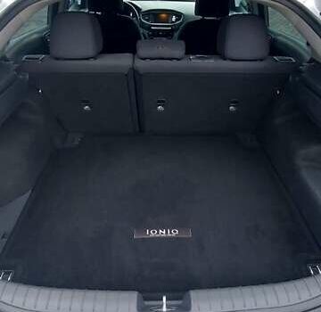 Серый Хендай Ioniq, объемом двигателя 1.58 л и пробегом 72 тыс. км за 16500 $, фото 43 на Automoto.ua