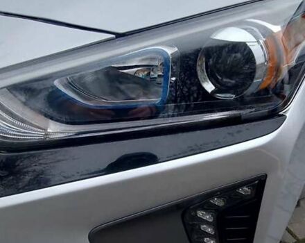 Серый Хендай Ioniq, объемом двигателя 1.58 л и пробегом 72 тыс. км за 16500 $, фото 12 на Automoto.ua