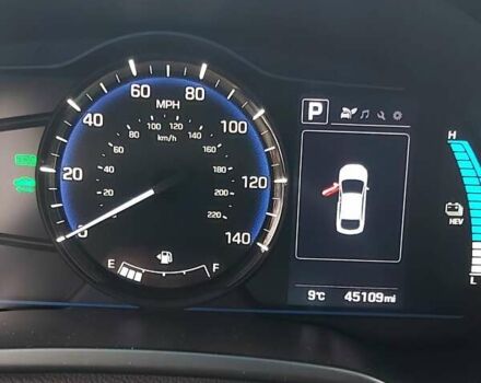 Серый Хендай Ioniq, объемом двигателя 1.58 л и пробегом 72 тыс. км за 16500 $, фото 31 на Automoto.ua