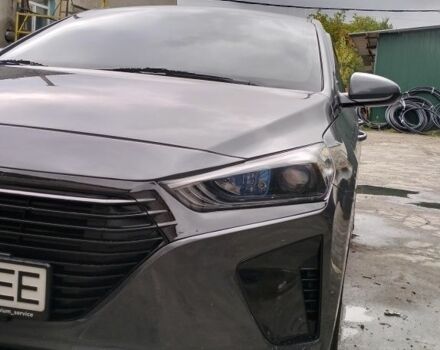 Сірий Хендай Ioniq, об'ємом двигуна 1.6 л та пробігом 165 тис. км за 12500 $, фото 2 на Automoto.ua