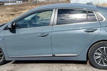 Серый Хендай Ioniq, объемом двигателя 0 л и пробегом 147 тыс. км за 16200 $, фото 2 на Automoto.ua