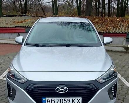 Серый Хендай Ioniq, объемом двигателя 1.58 л и пробегом 72 тыс. км за 16500 $, фото 4 на Automoto.ua