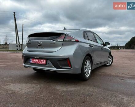 Сірий Хендай Ioniq, об'ємом двигуна 0 л та пробігом 131 тис. км за 16500 $, фото 6 на Automoto.ua