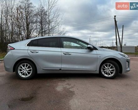 Сірий Хендай Ioniq, об'ємом двигуна 0 л та пробігом 131 тис. км за 16500 $, фото 9 на Automoto.ua