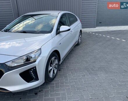 Серый Хендай Ioniq, объемом двигателя 0 л и пробегом 142 тыс. км за 12999 $, фото 7 на Automoto.ua