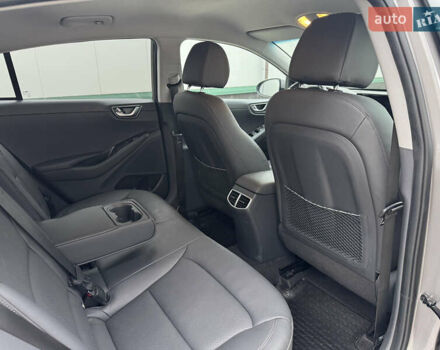 Серый Хендай Ioniq, объемом двигателя 0 л и пробегом 104 тыс. км за 16700 $, фото 16 на Automoto.ua