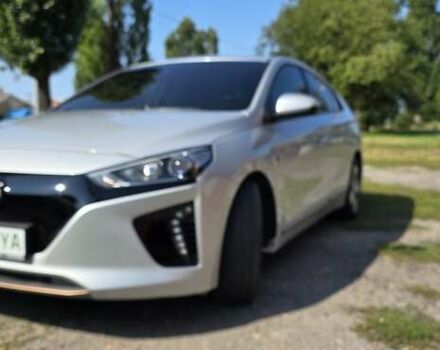 Серый Хендай Ioniq, объемом двигателя 0 л и пробегом 119 тыс. км за 13100 $, фото 1 на Automoto.ua