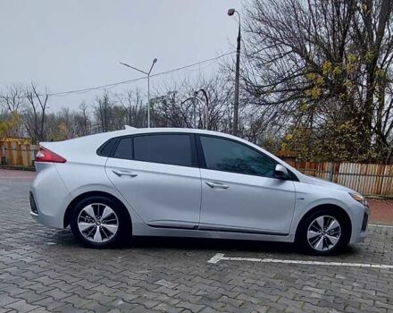 Серый Хендай Ioniq, объемом двигателя 1.58 л и пробегом 72 тыс. км за 16500 $, фото 27 на Automoto.ua